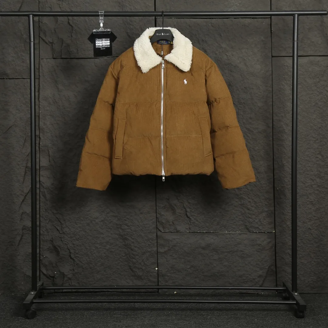 P610 Actual Photos [Popular Items] Style Number: 24382# Color: Khaki Brown Size: S to The original YKK white copper nude zipper has zipper pockets on both sides ✅ - RL2024 new down jacket Khaki corduroy cotton jacket The warm atmosphere of autumn and winter is online. The comfort brought by the cotton corduroy face and the three-dimensional grain velvet lapels. The high-waisted short version takes into account both the fit and warmth.